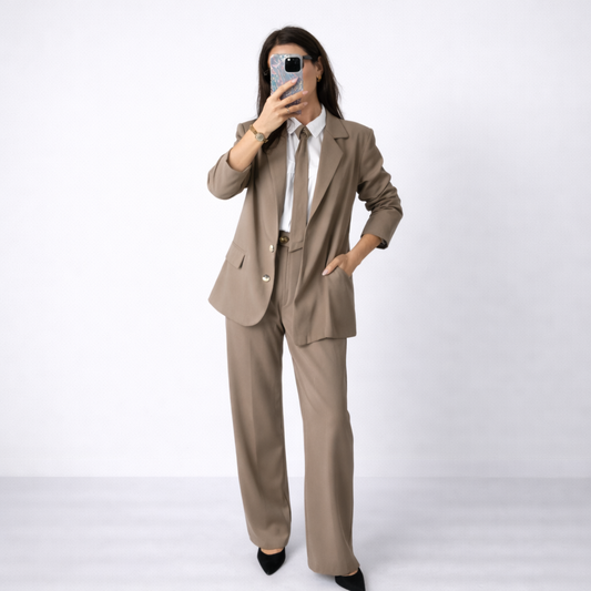 Ensemble tailleur kaki avec ceinture