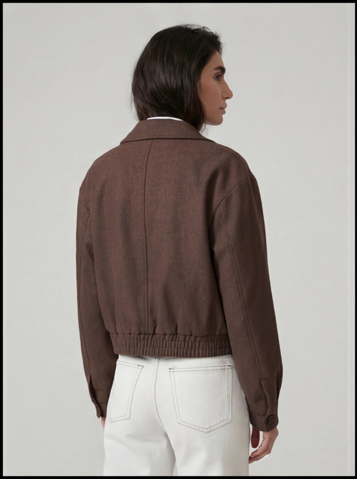 Jean ivoire droit à surpiqûres marron – coupe large