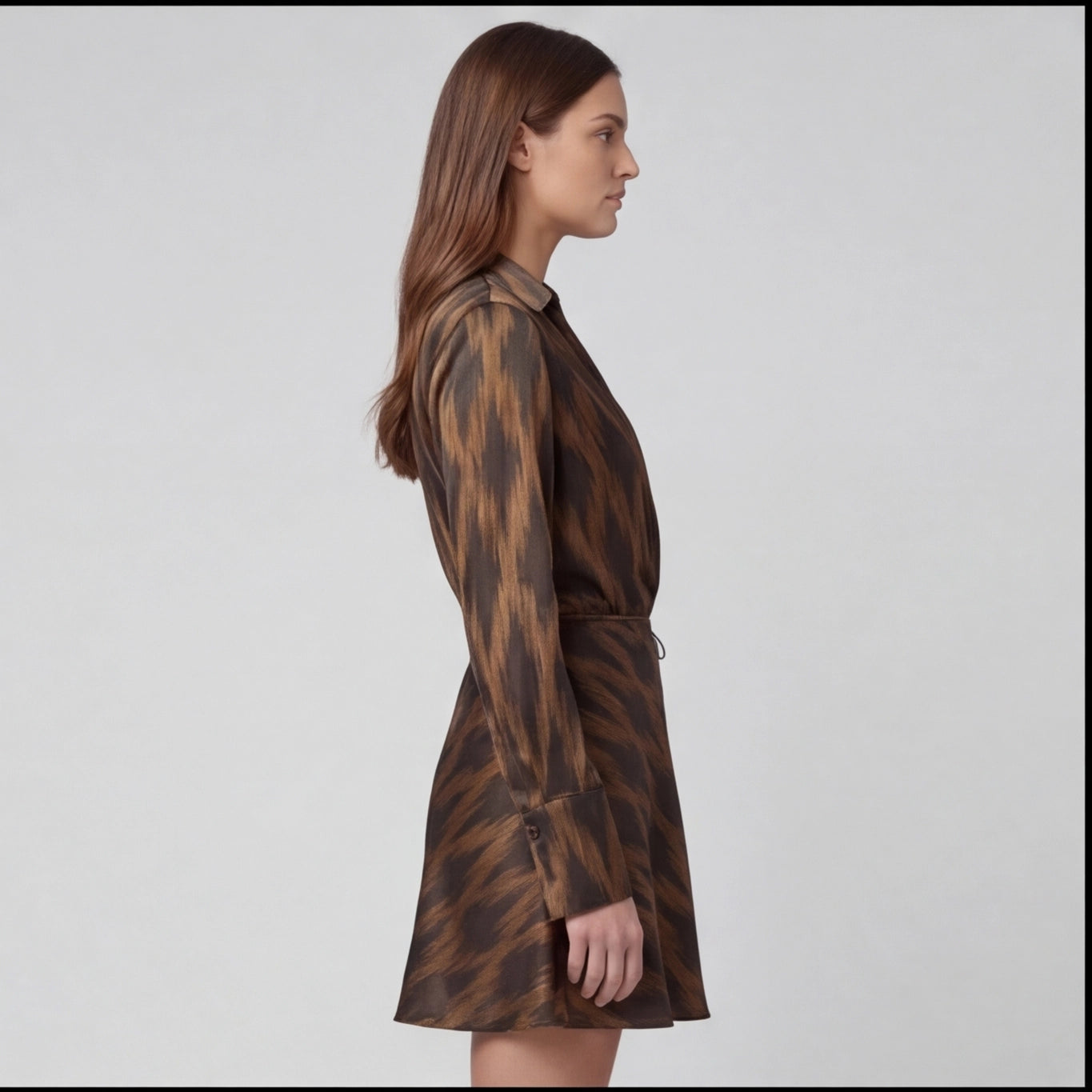 Robe portefeuille satinée imprimée graphique