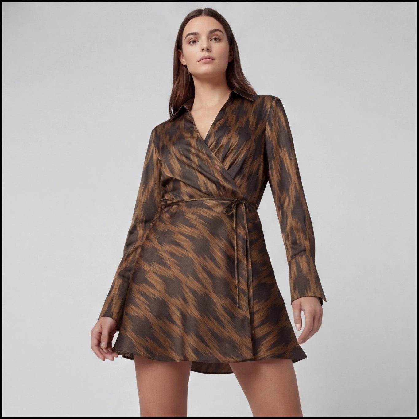 Robe portefeuille satinée imprimée graphique